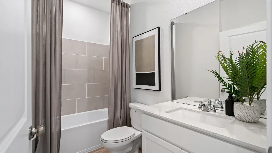 Banheiro 2 do modelo Dylan no Wellness Ridge Clermont FL, casa Lennar em Orlando para brasileiros