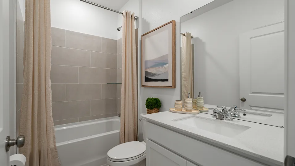 Banheiro 2 do modelo Jagger no Wellness Ridge Clermont FL, casa Lennar em Orlando para brasileiros