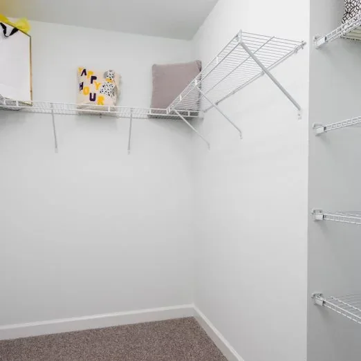 Closet da suíte master do modelo Rio no Wellness Ridge Clermont FL, casa Lennar em Orlando para brasileiros