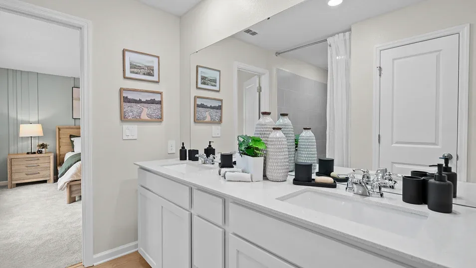 Banheiro da suite do modelo Capri - vista 2 no Wellness Ridge Clermont FL, casa Lennar em Orlando para brasileiros