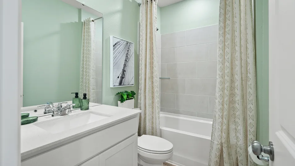 Banheiro 3 do modelo McCartney no Wellness Ridge Clermont FL, casa Lennar em Orlando para brasileiros