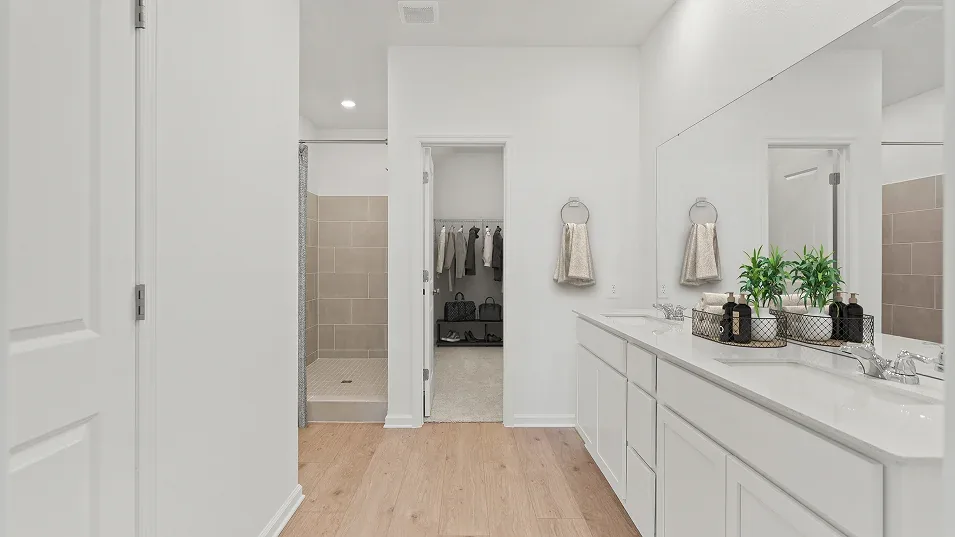 Banheiro da suite do modelo Lucia no Wellness Ridge Clermont FL, casa Lennar em Orlando para brasileiros