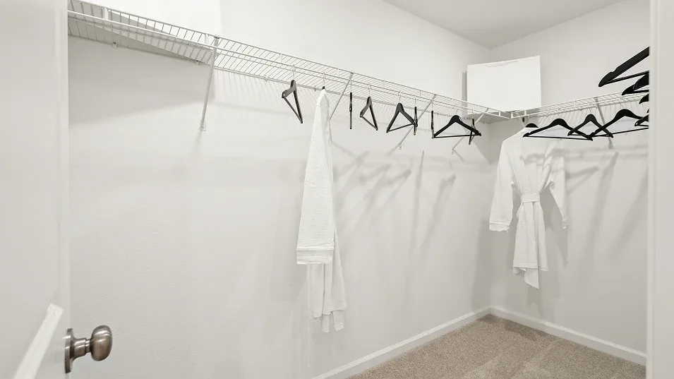 Closet da suite do modelo Capri no Wellness Ridge Clermont FL, casa Lennar em Orlando para brasileiros