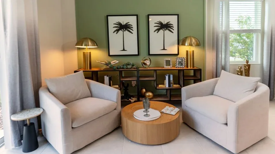 Sala de estar do modelo Minori no Wellness Ridge Clermont FL, casa Lennar em Orlando para brasileiros