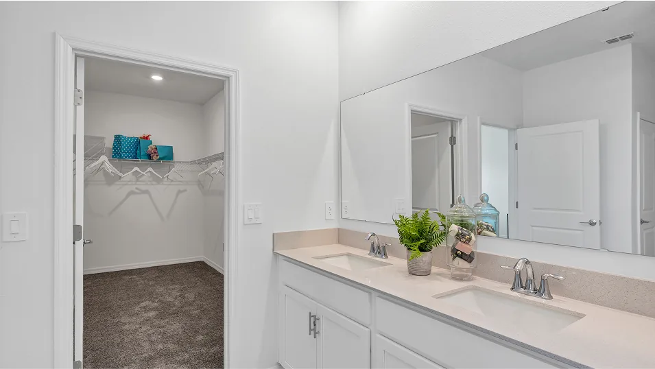 Banheiro da suíte master do modelo Aspen no Wellness Ridge Clermont FL, casa Lennar em Orlando para brasileiros